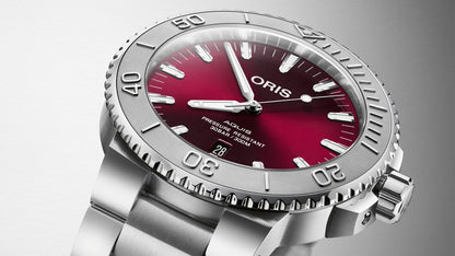 Aquis Date Cherry 43.5mm