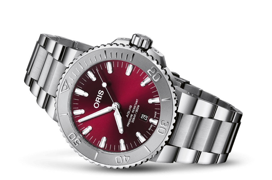 Aquis Date Cherry 43.5mm