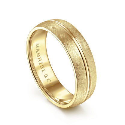 Gabriel & Co Yellow Gold Wedding Band With A Polished Center Accent And A Brushed Texture - Gold Wedding Bands - Men's